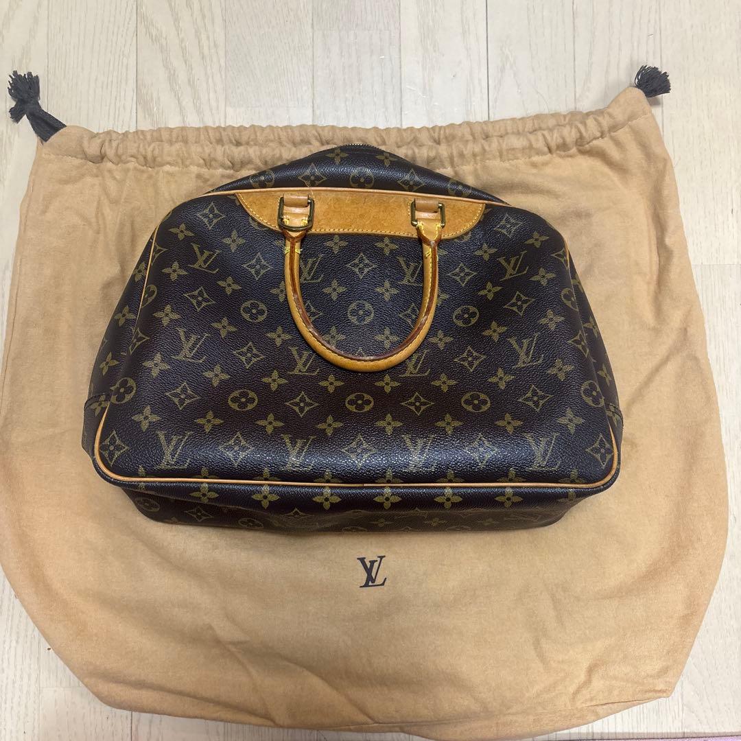 LOUIS VUITTON カバン