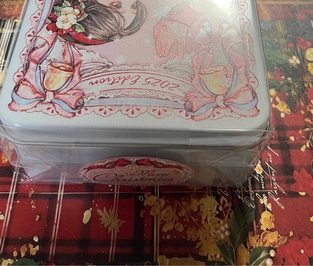 新品　未開封　匿名❗️hwara様　Xmas 缶　25年