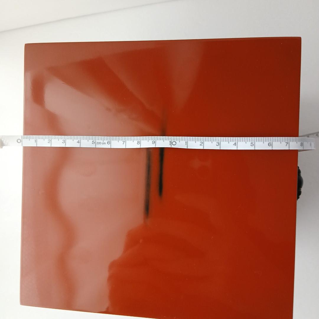 美品 卓上 小箪笥 菊紋 朱塗り 二段2段引き出し 和家具 丁寧な造り 漆器風