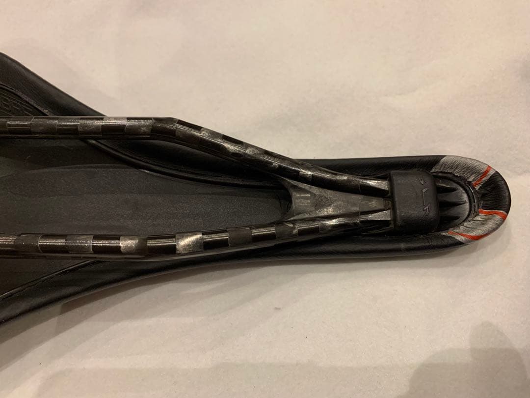パーツ selle italia SLR CARBONIO 125g