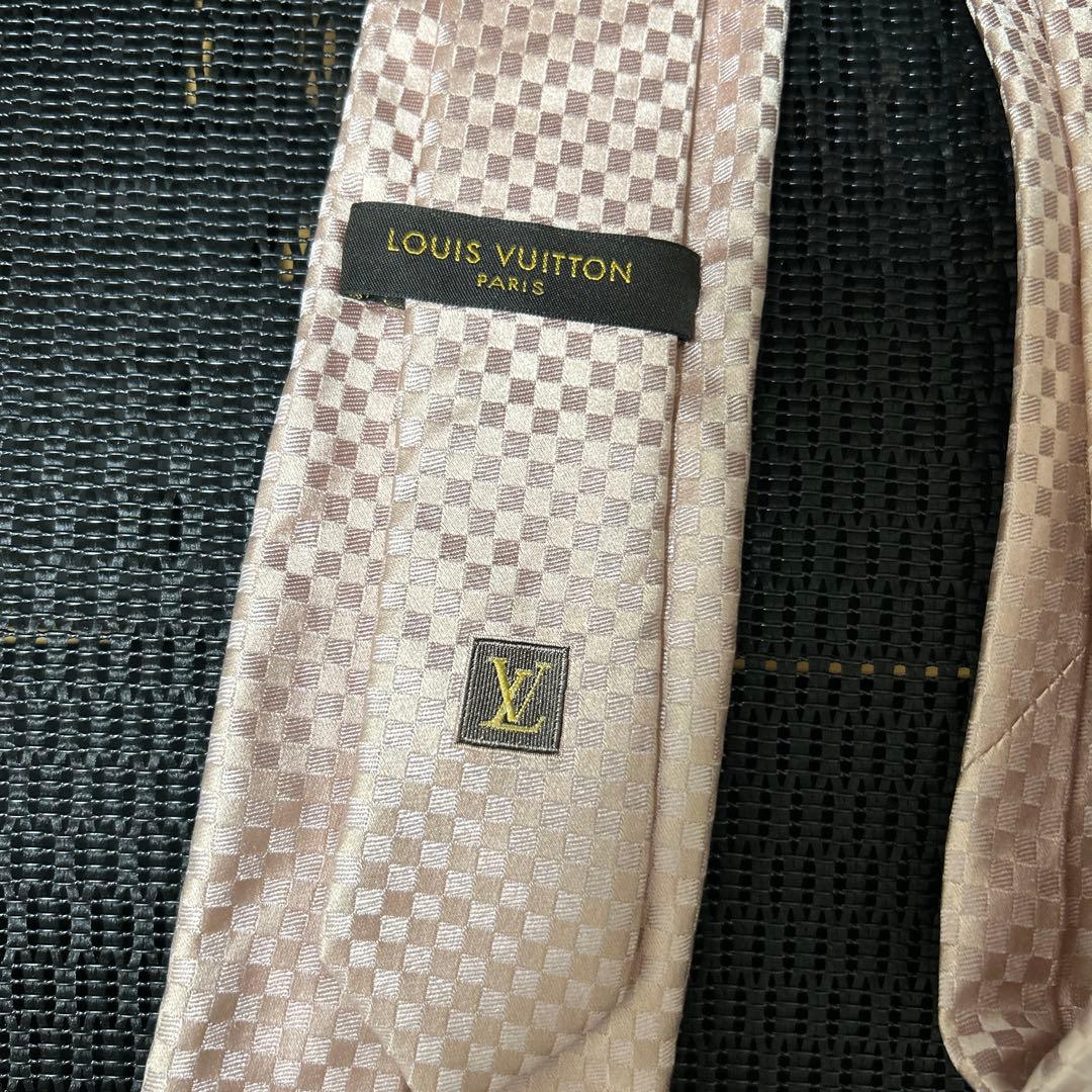 LOUIS VUITTON ルイヴィトンネクタイ ピンク