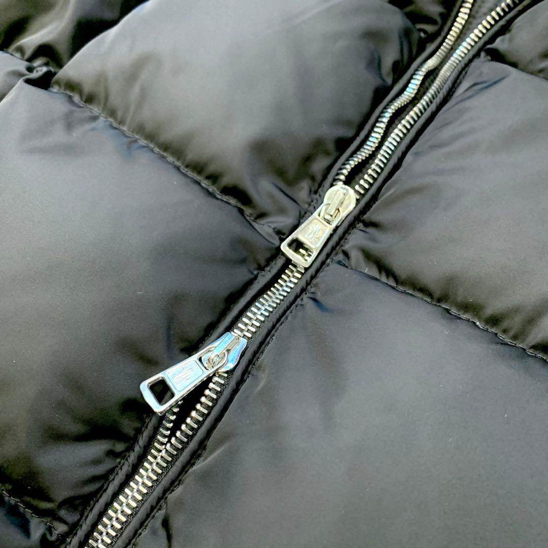 【極美品、正規品】MONCLER CESAR モンクレールダウンベスト サイズ5
