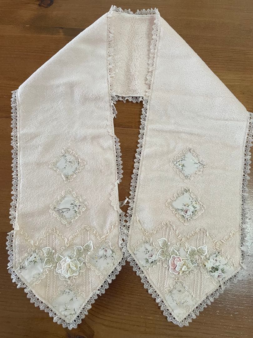 さえら AKIAKANE ロングタオル 淡いピンク 刺繍レース フェイスタオル
