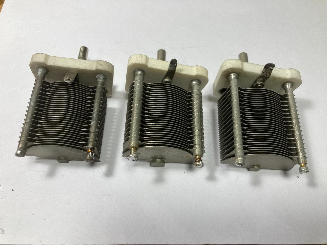 タマデンヨウ　タイトバリコン　1KV200PF　3個