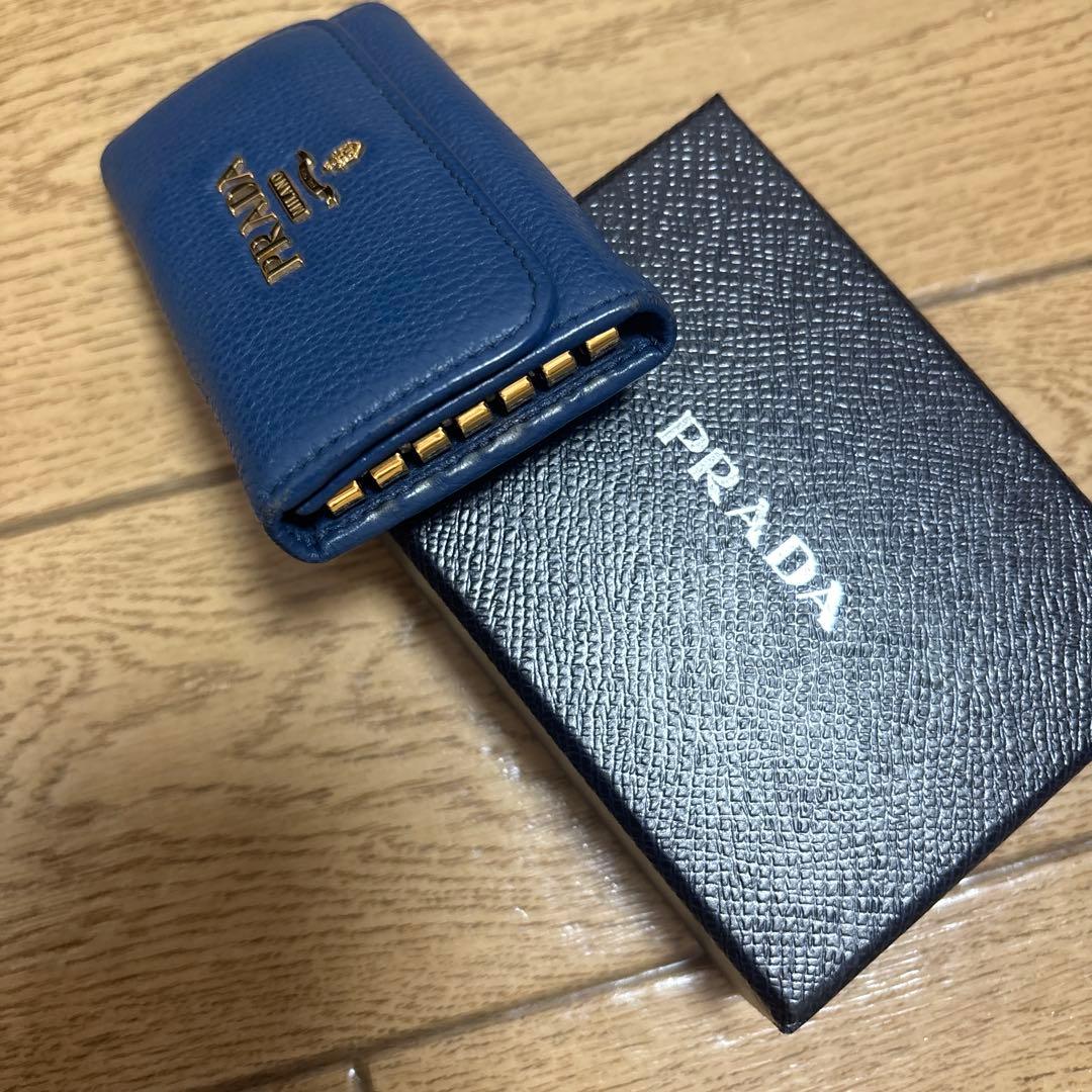 美品PRADA ネイビー レザー キーケース
