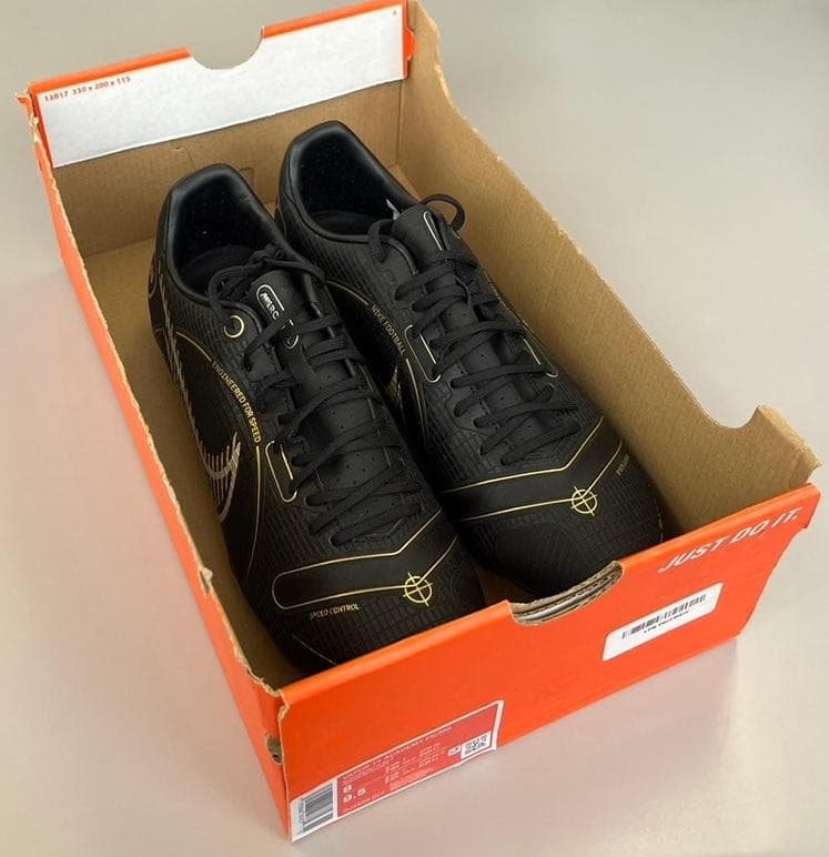 新品 ナイキ マーキュリアル ヴェイパー１４ サッカー スパイク 26.0cm