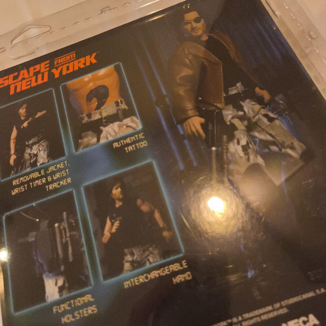 ESCAPE FROM NEW YORK スネーク・プリスケン フィギュア　新品