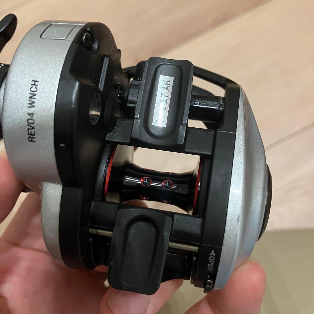 Abu Garcia Revo Winch　アブガルシア 右巻き付属品箱