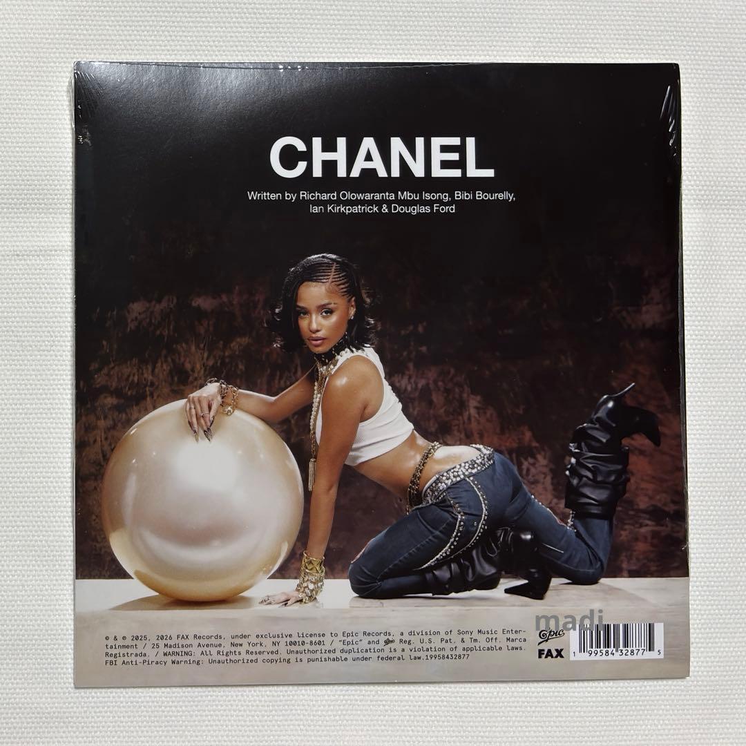 Tyla タイラ Chanel 7” レコード　直筆サイン入り
