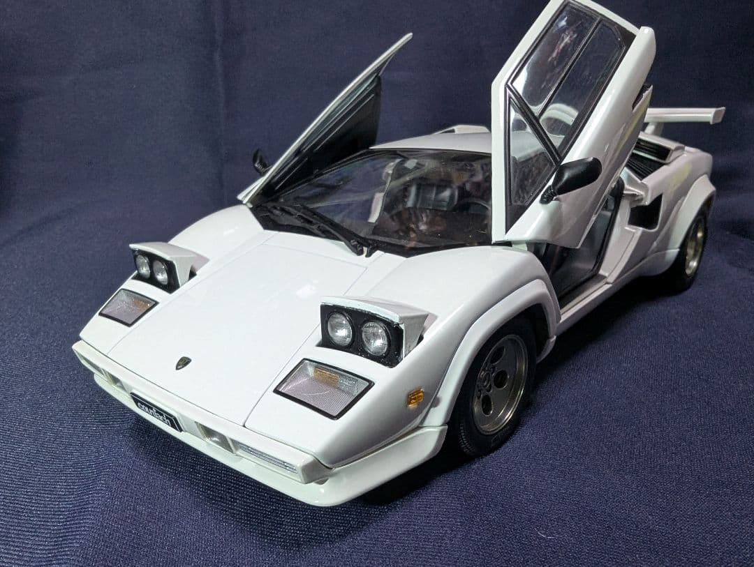 オートアート1/18ランボルギーニ・カウンタック 5000s ホワイト