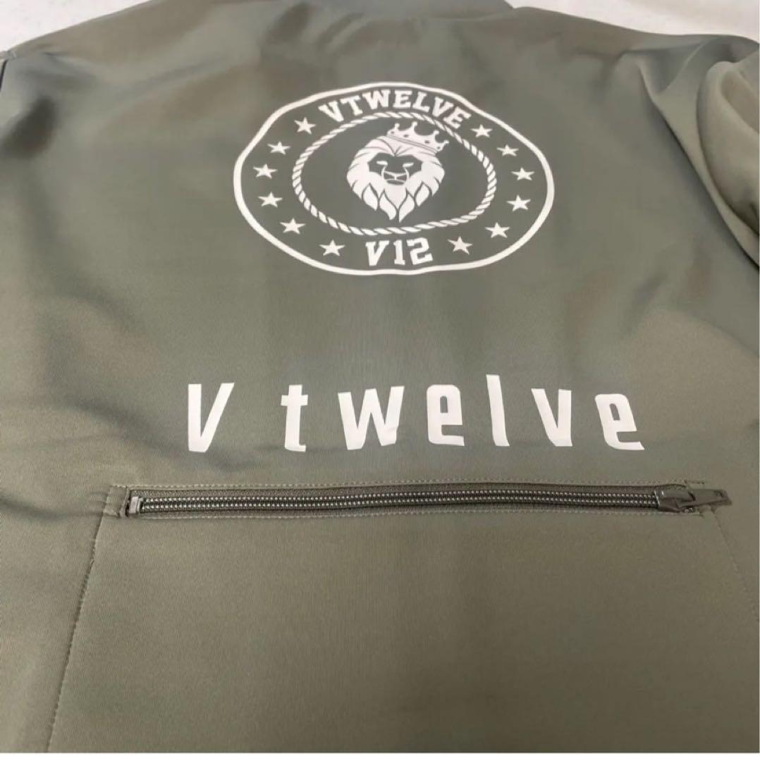 ⭐︎新品未使用⭐︎Ｖ12⭐︎定価27,500円⭐︎zipジャケット⭐︎OLIVE.ＸＬ