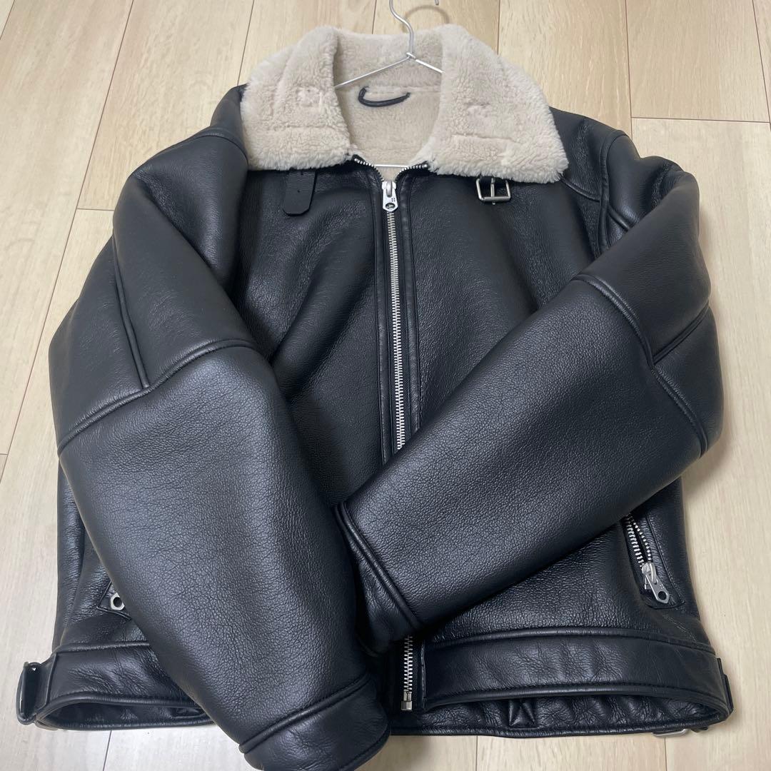 ZARA ボア襟付き ブラックレザージャケット