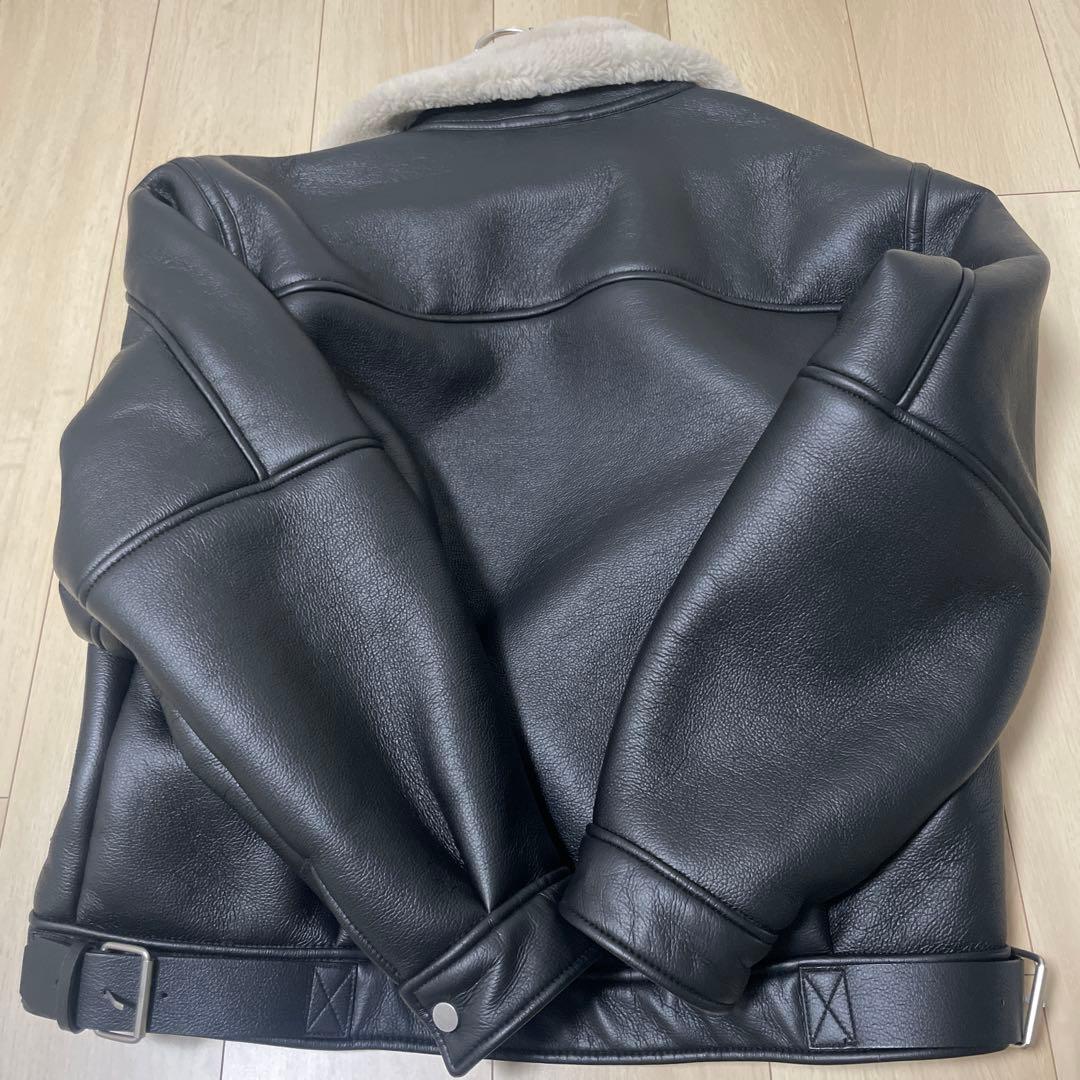 ZARA ボア襟付き ブラックレザージャケット