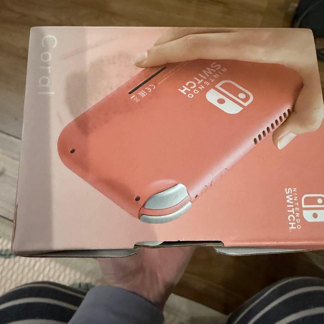 ⭐️Nintendo Switch Lite ⭐️コーラルピンク　充電器、箱付き