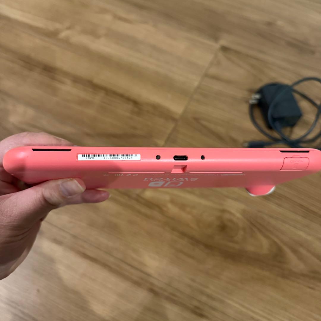 ⭐️Nintendo Switch Lite ⭐️コーラルピンク　充電器、箱付き