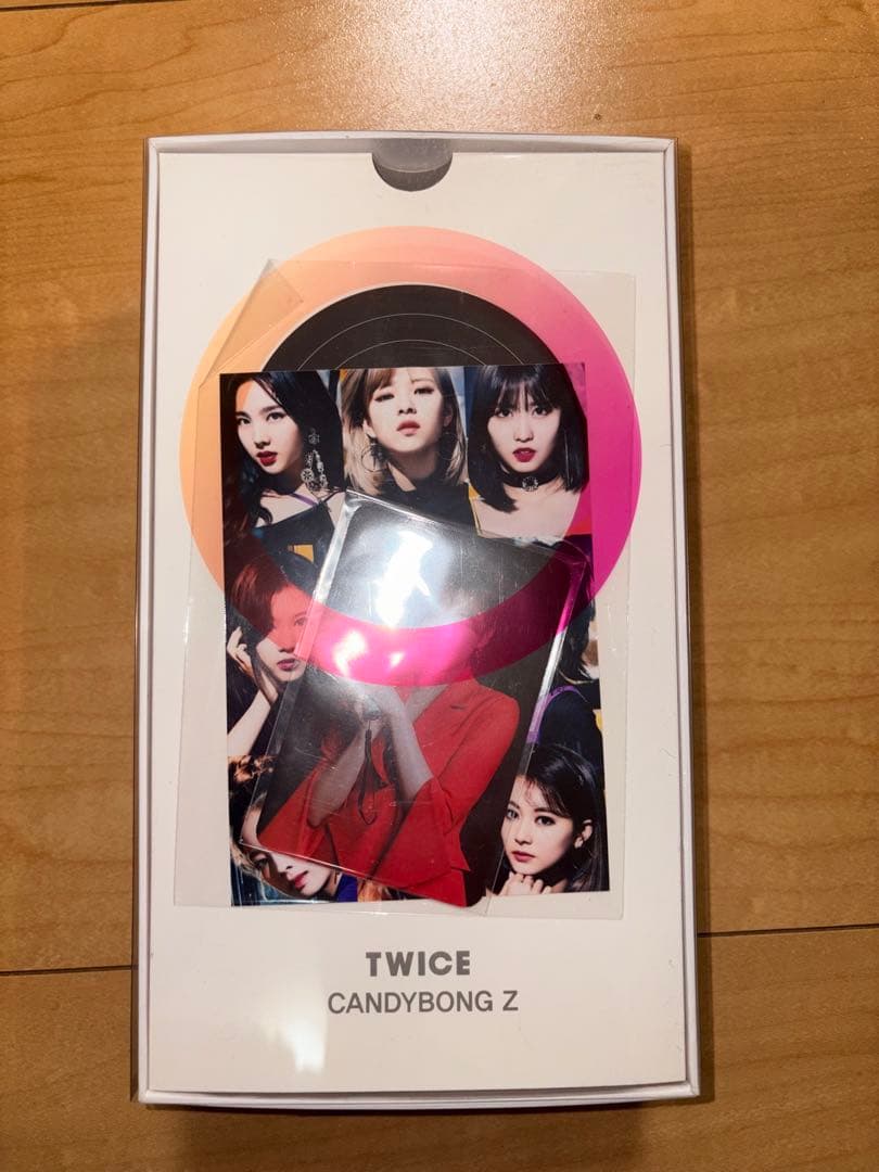 SWITZERLAND TWICEZINE ペンライト うちわ 缶バッジ
