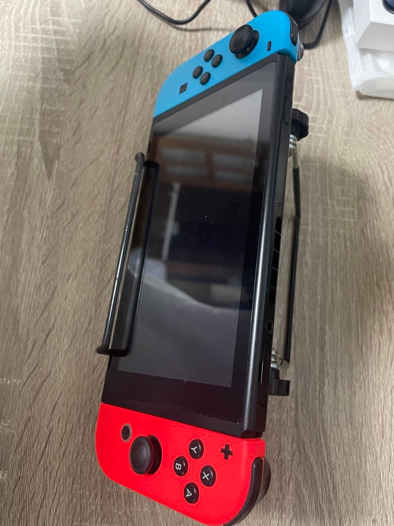 最終値下げ Nintendo Switch 青/赤 本体