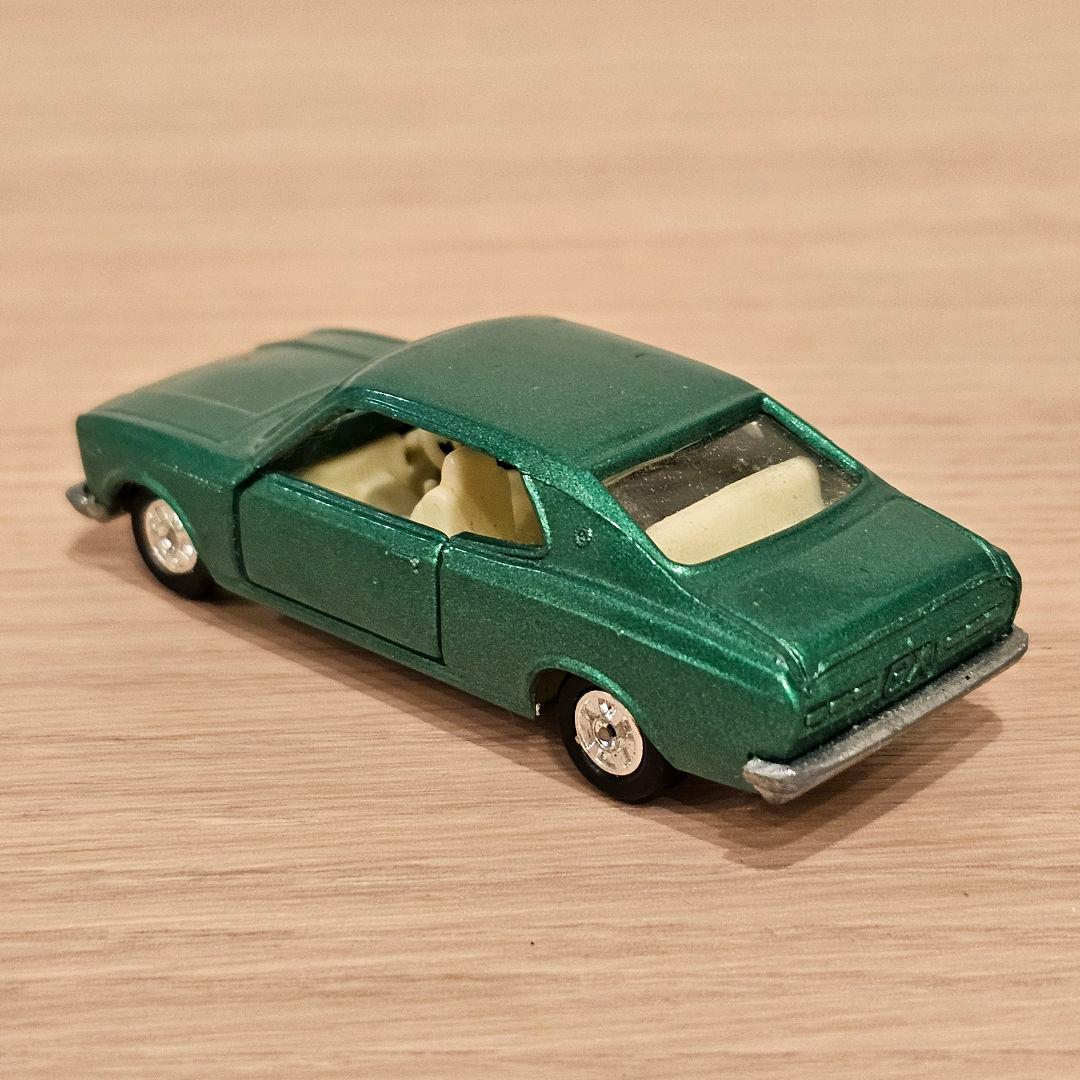 【トミカ】No.14 日産 ローレル 2000GX 1E 黒箱 日本製 美品