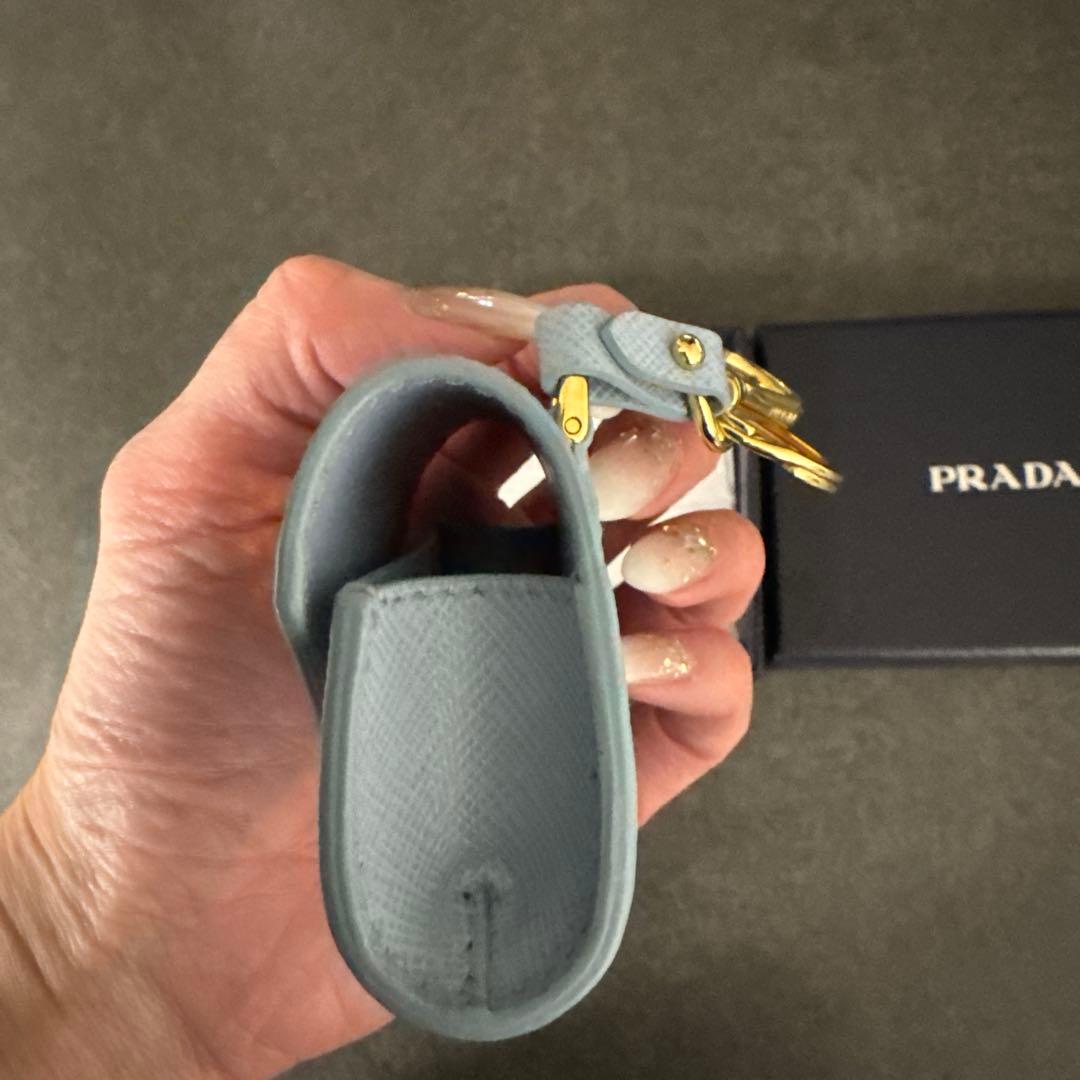 PRADA サフィアーノレザー AirPodsキーケース ライトブルー