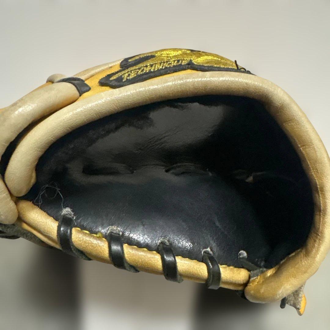 スポーツショップ　ナイン　の硬式グラブ　中古