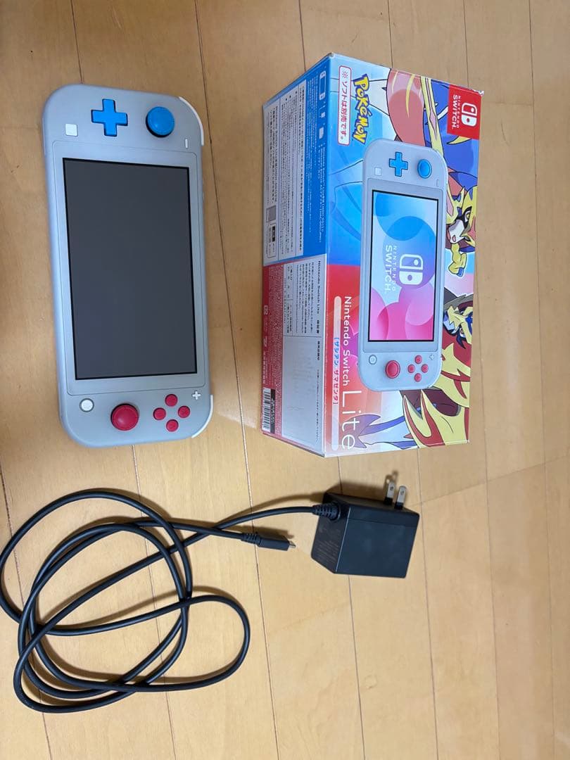 Nintendo Switch Lite ポケモンデザイン