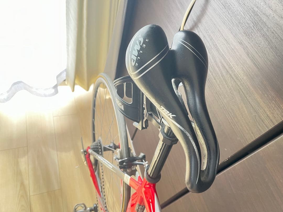 フェルト　トライアスロンバイク レッド