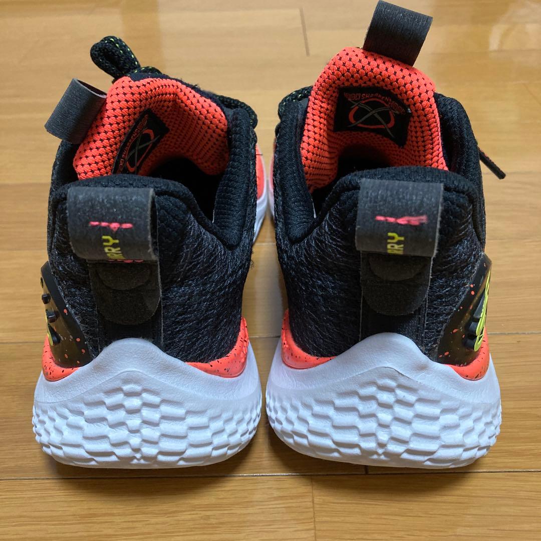 シューズ(女性用) UNDER ARMOUR CURRY10 (24.0cm)