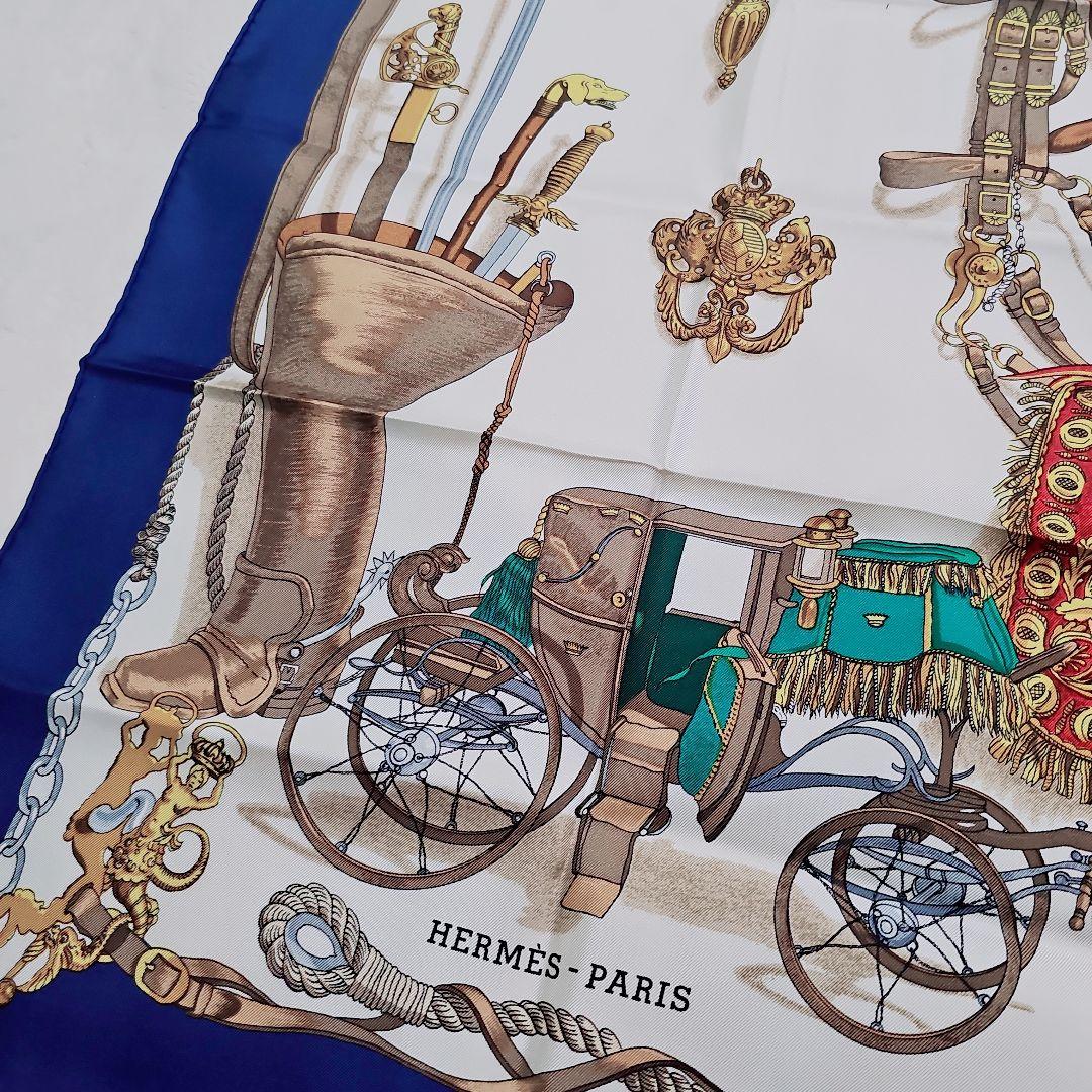 未使用美品✨HERMES　MUSEE　 博物館　美術館 大判シルクスカーフ　袋付