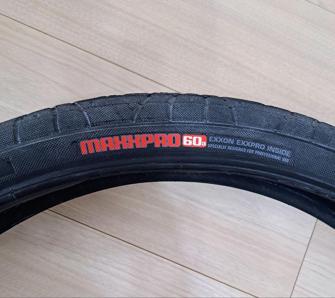 【未使用】MAXXIS(マキシス) フックワーム 26インチ 自転車タイヤ1本