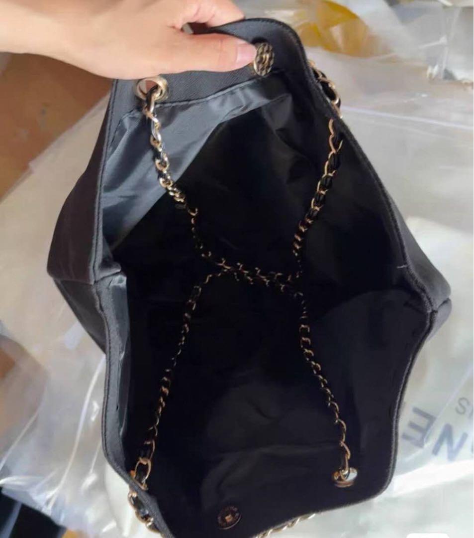 CHANEL ノベルティ チェーントートバッグ