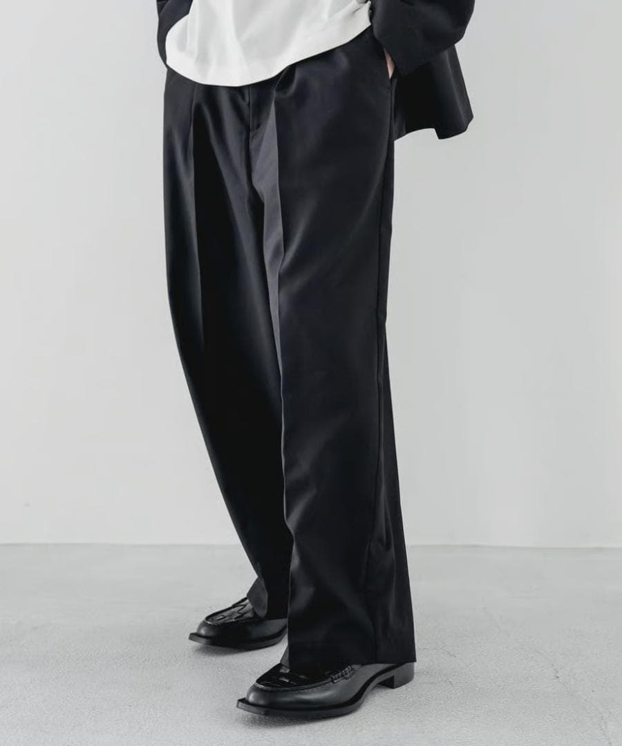 ［CTHY］TWILL WIDE TAPERED SLACKS（Black）