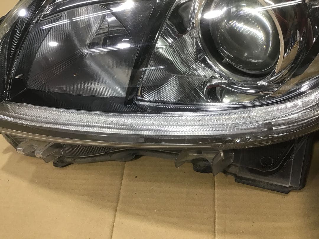 30 プリウス ZVW30 後期 ヘッドライト 左