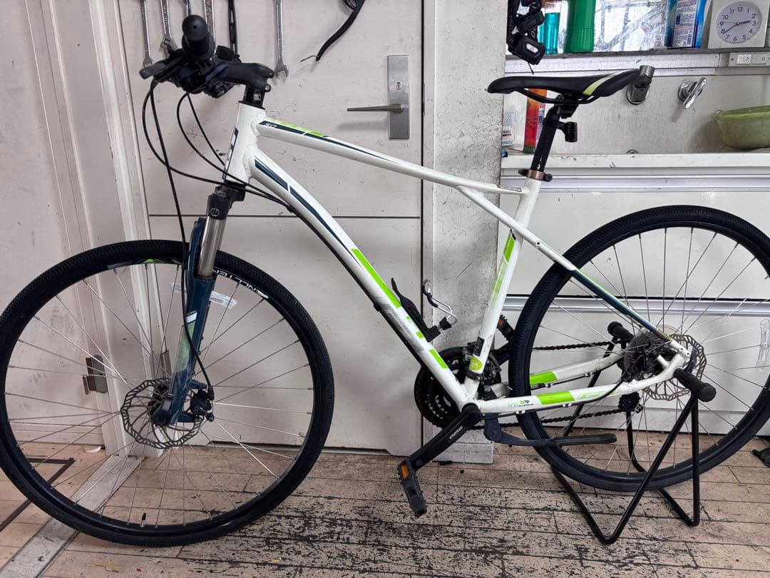 GT Bicycles のクロスバイク（マウンテンバイク）TRANSEO 5.0