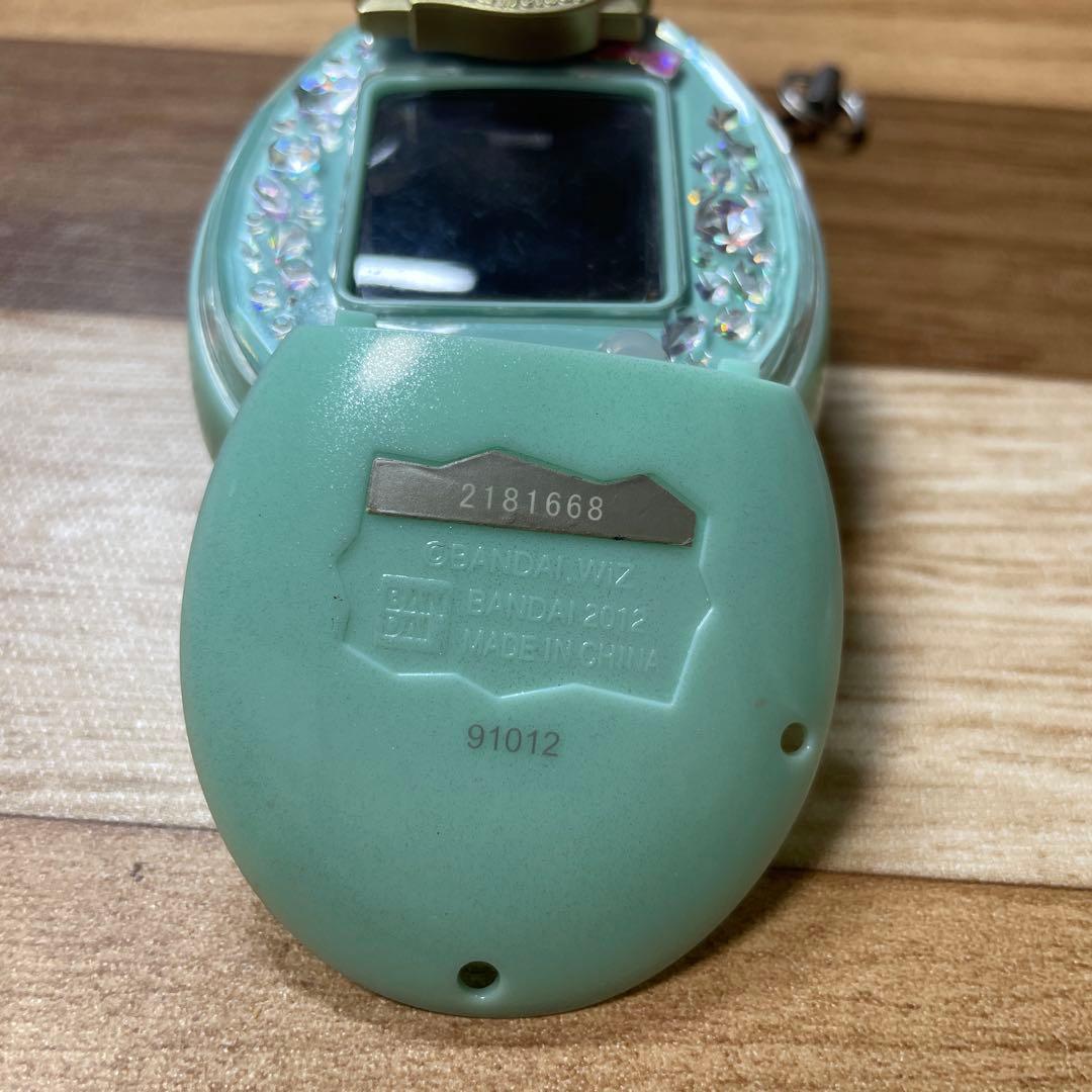 たまごっち　ピース　たまデコピアス