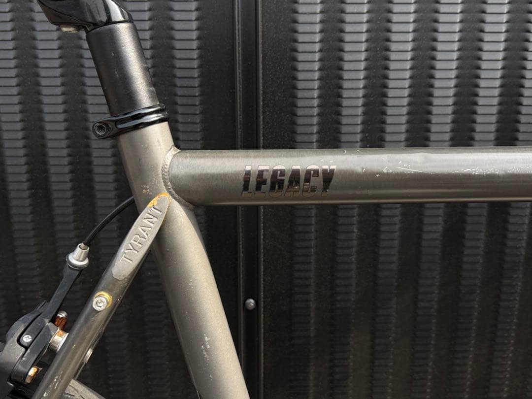【大阪引取り】TYRANT BIKES LEGACY ピストバイク 固定ギア