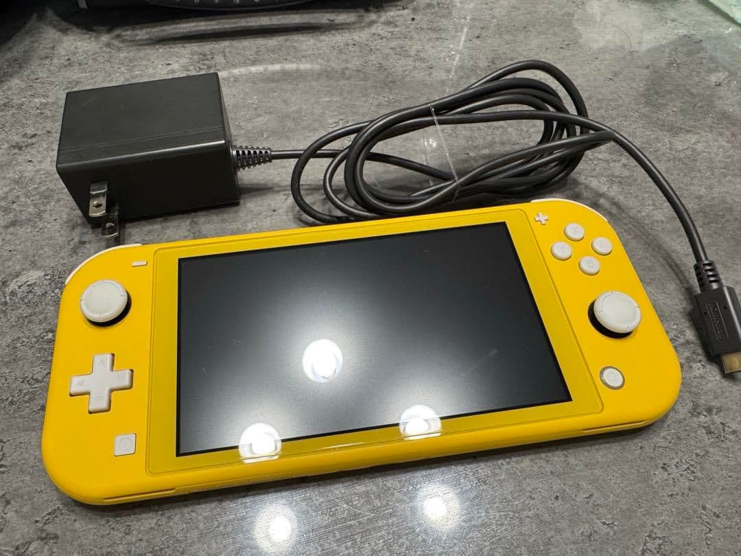 Nintendo Switch Lite イエロー 本体 充電器付き 箱無し