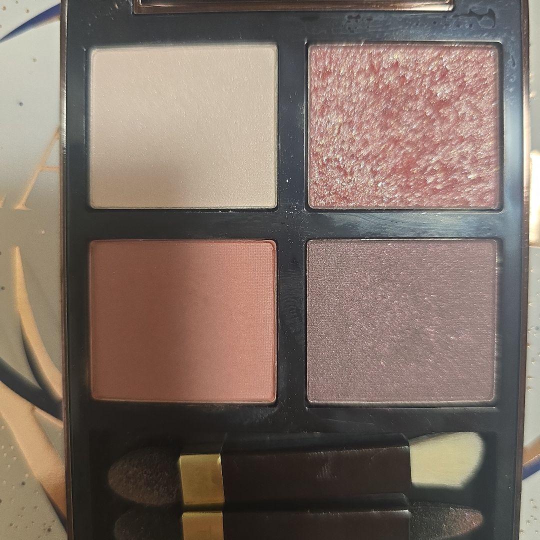 TOM FORD アイシャドウパレット 030 インソレントローズ
