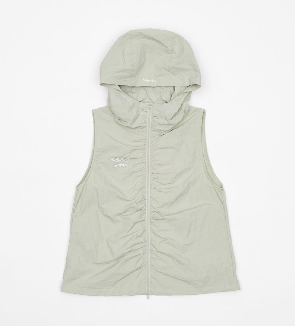 【umbro×fekete】gathered hoodie vest