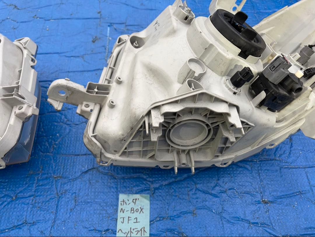 ホンダ　N-BOX JF1 ヘッドライト左右セット