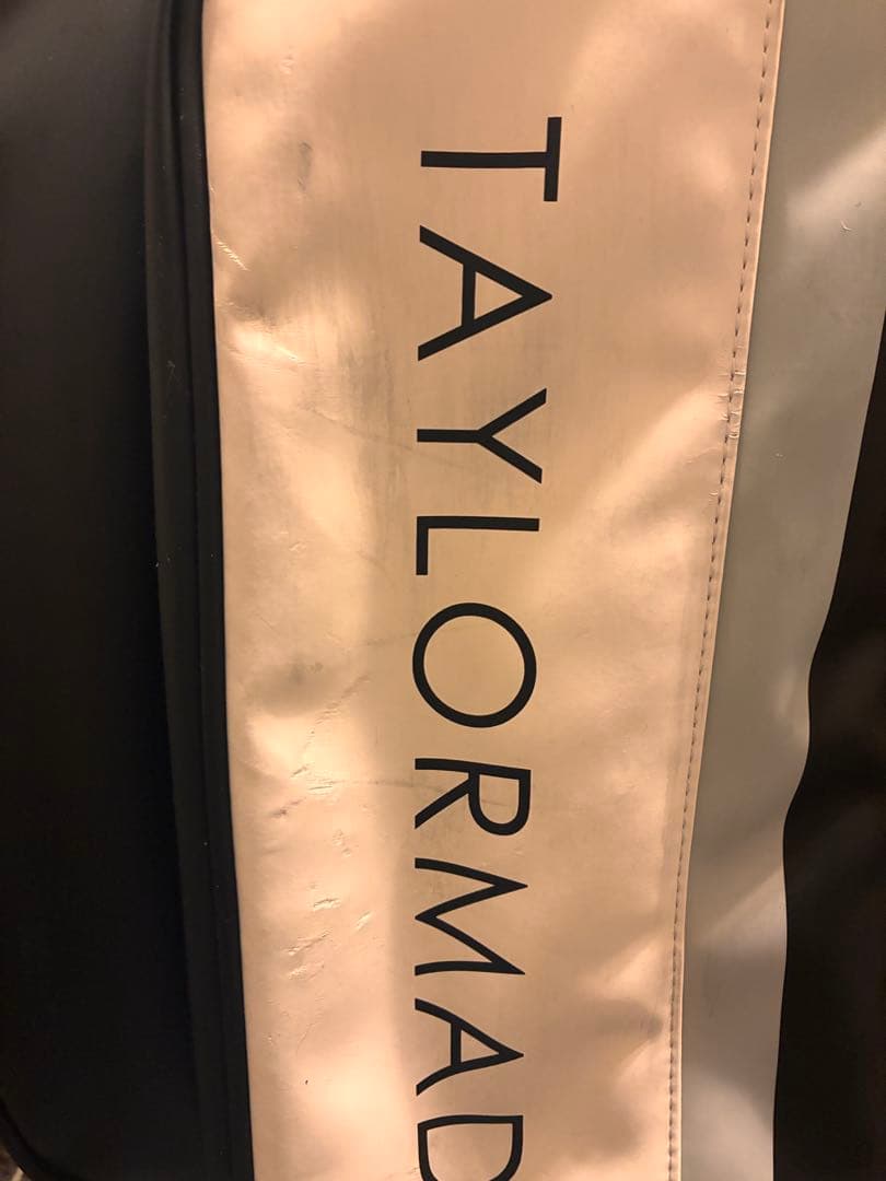 Taylor Made キャスター付きキャディバッグ