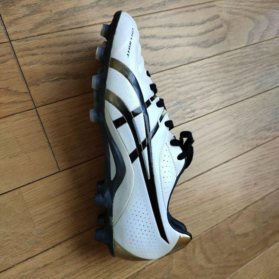 asics社製 DS LIGHT TSI724 サッカー・フットサル シューズ