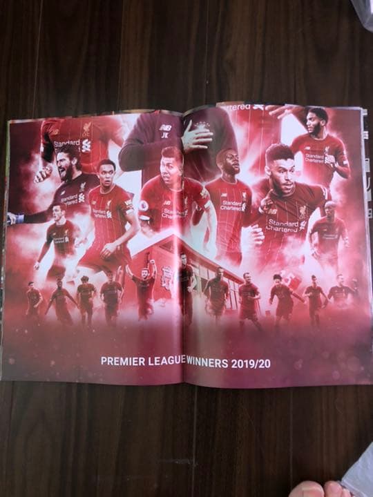 リバプールFCのプレミア優勝記念号現地マガジン