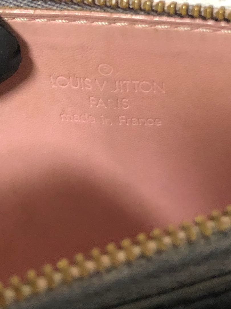 早いもの勝ちLouis Vuitton ブラックエナメルバッグ