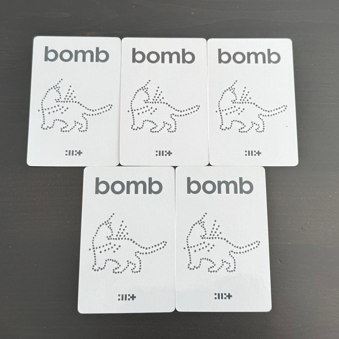 illit bomb 中国 一直娯 特典 トレカ