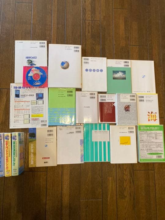 気象予報士試験対策セット16冊、CD-ROM２枚、VHS3本