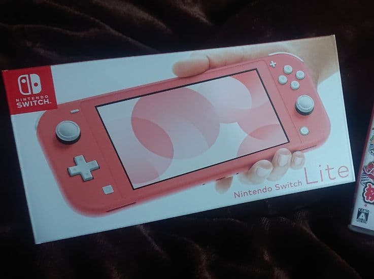 Nintendo Switch ライト コーラル