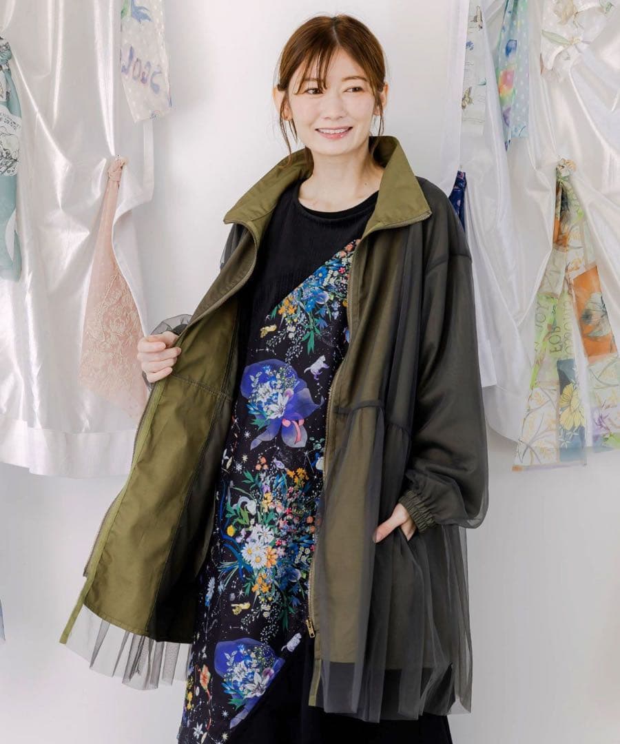 新品タグ付 イズスカラー　553228：花蝶刺繍チュール重ねロングブルゾン