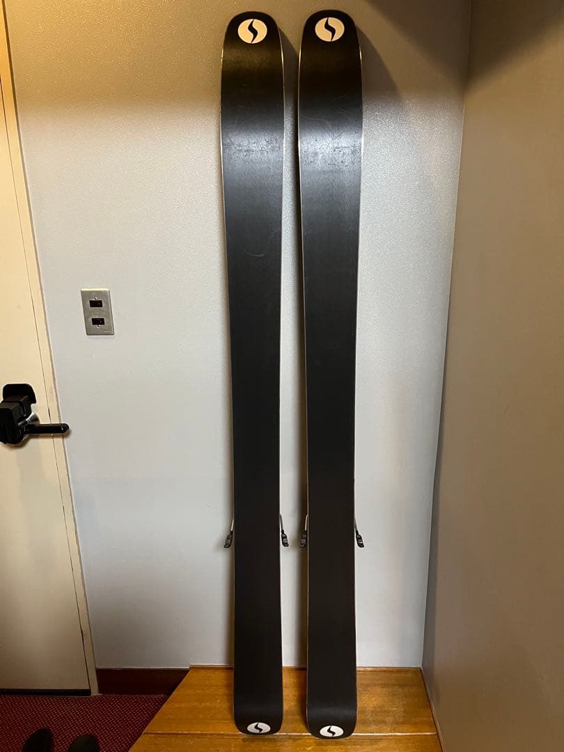 スキー板　SKI LOGIC Howitzer 176cm