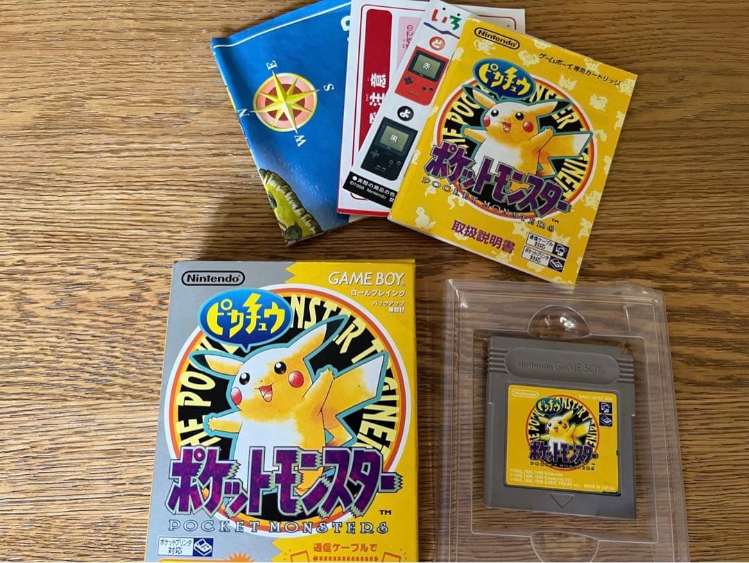 ポケモン ピカチュウ00 ゲームボーイソフト箱付き、説明書、マップ付き