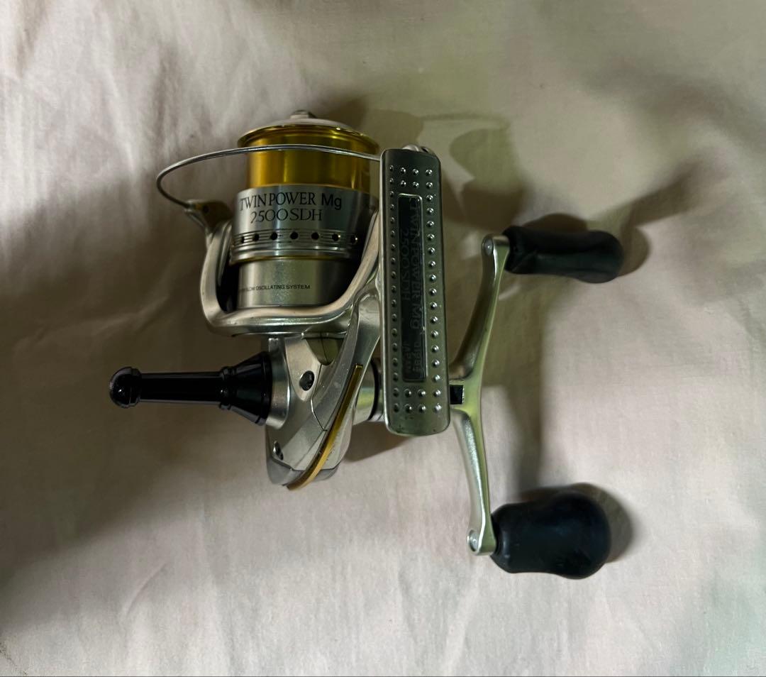 美品❗️シマノ　リール　ツインパワー Mg 2500SDH
